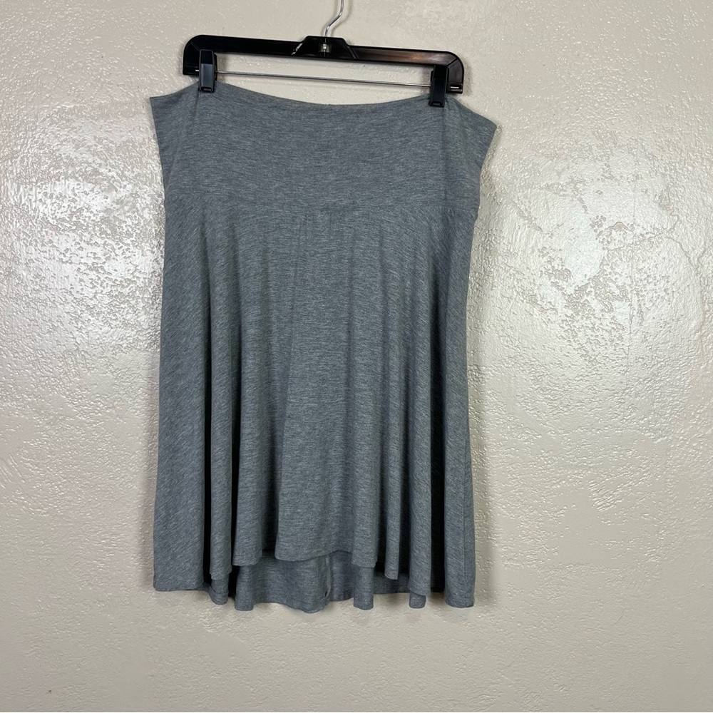 5 for $30 Liz Lange Maternity Skirt Medium Gray Stretch Hi Lo‎